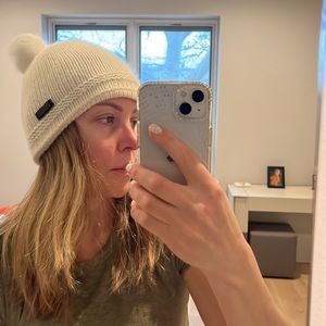 Descente wool blend beanie hat with natural fur pom pom One size